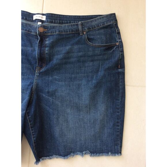 Lane Bryant Cut Off Shorts Mid Rise Boyfriend Bermuda Denim Stretch - Picture 3 of 8